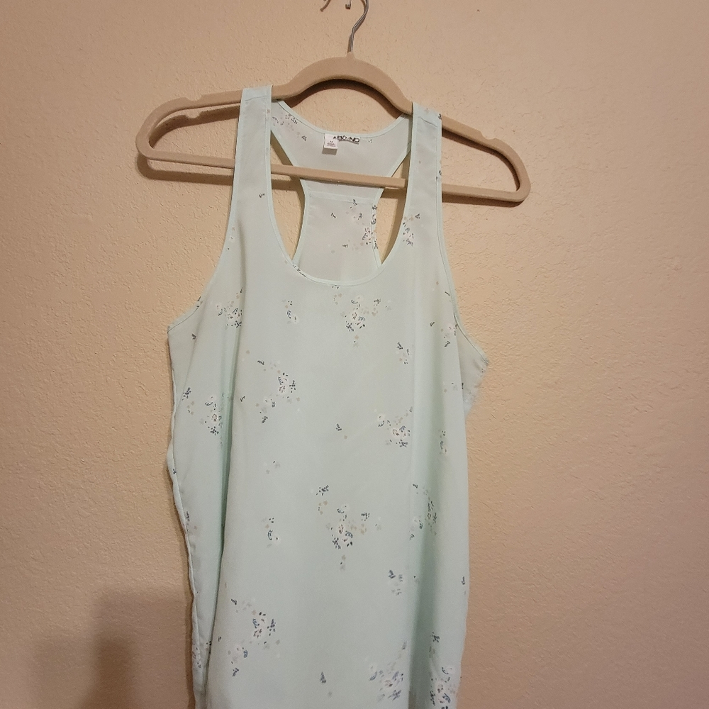 Top - Picture 2 of 4